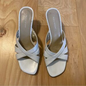 Naturalizer size 7.5 Narrow fit low heel pump mule style open toe shoe